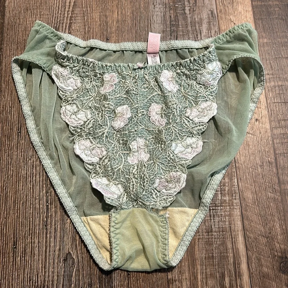 90s Vintage Victoria’s Secret Lingerie Set